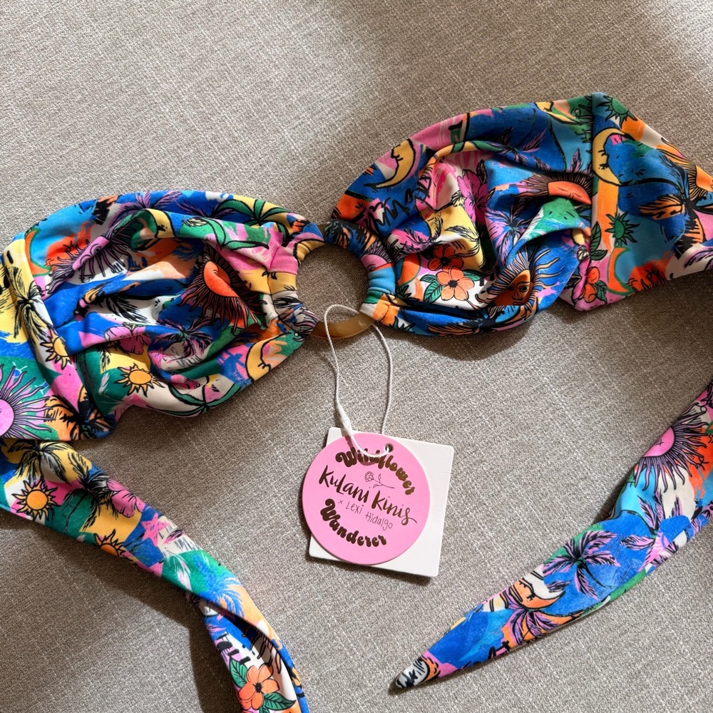 Kulani Kinis Vibrant Floral Bikini Top